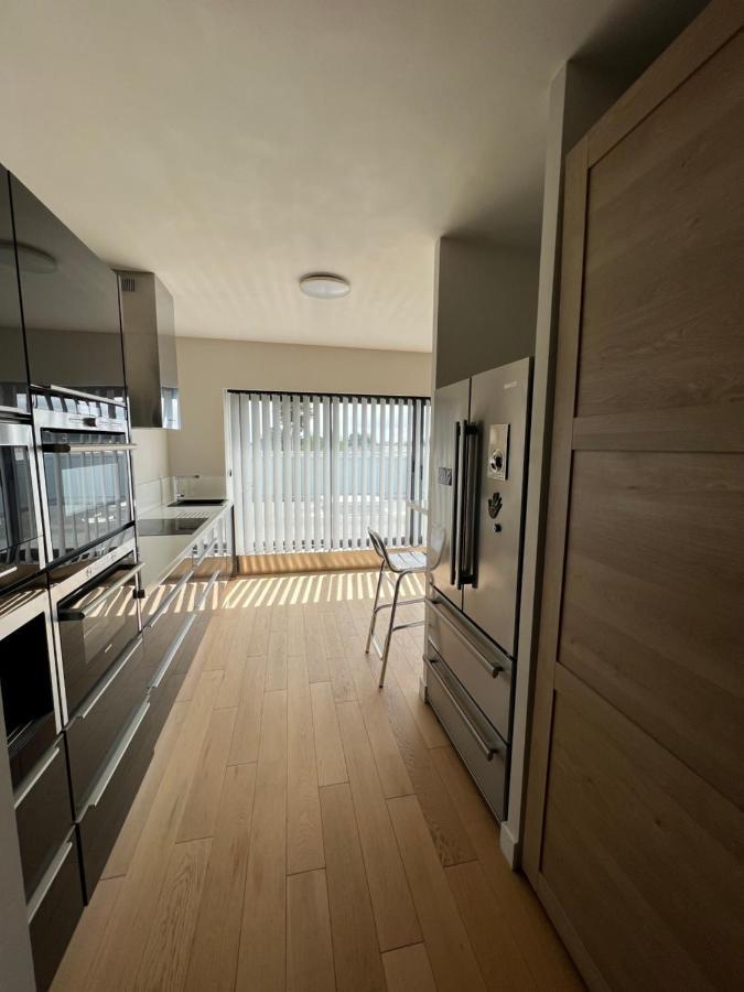 A La Nuitee, Grand Studio Design Le Vinci Аррадон Экстерьер фото